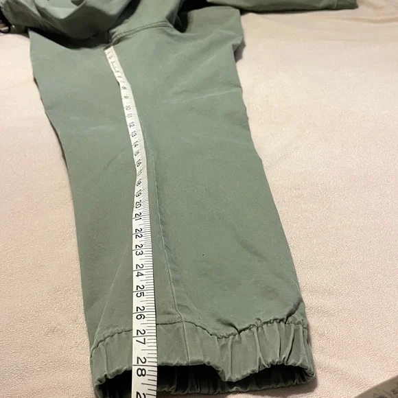 OLD NAVY Men's Joggers - Picture 13 of 15